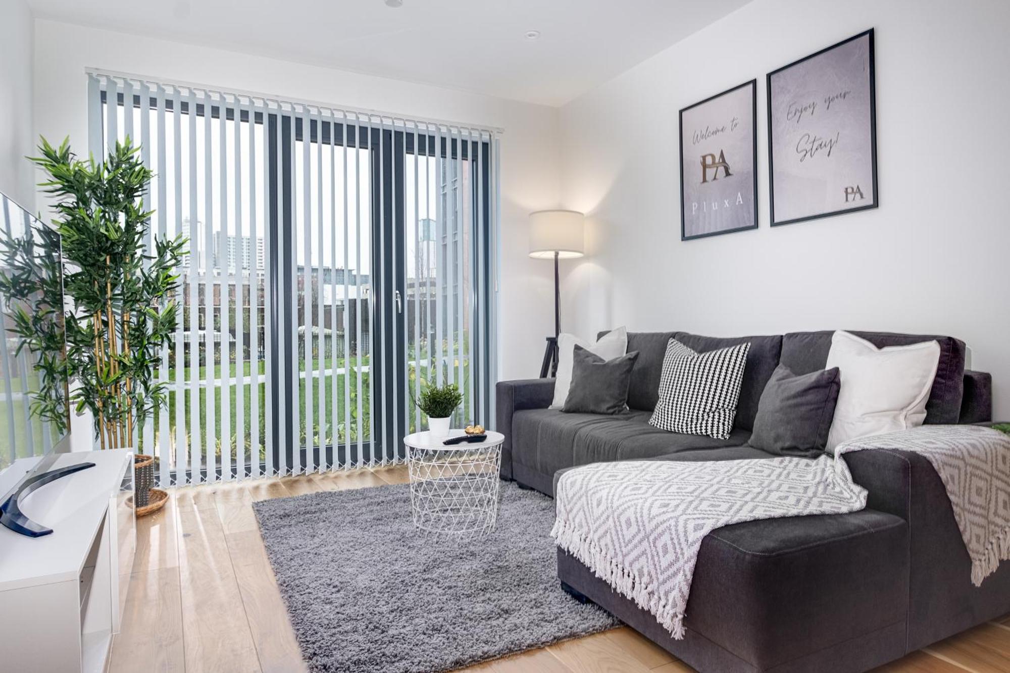 Pluxa Moonstone Metropolis Luxury Getaway In Centre Apartment *