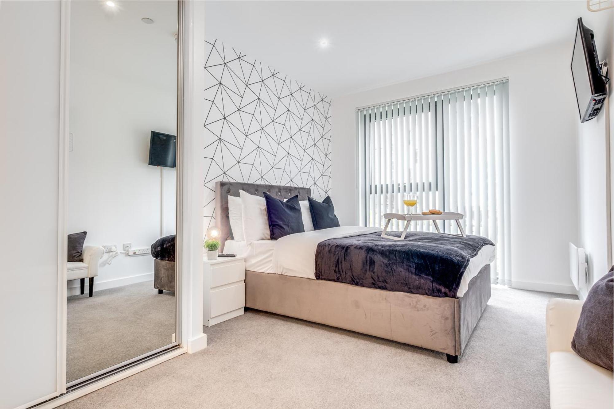 Apartment Pluxa Moonstone Metropolis Luxury Getaway In Centre