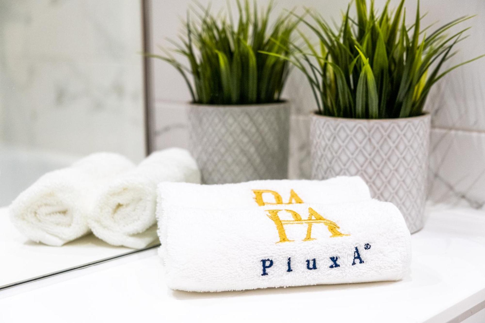 Pluxa Moonstone Metropolis Luxury Getaway In Centre Apartment *