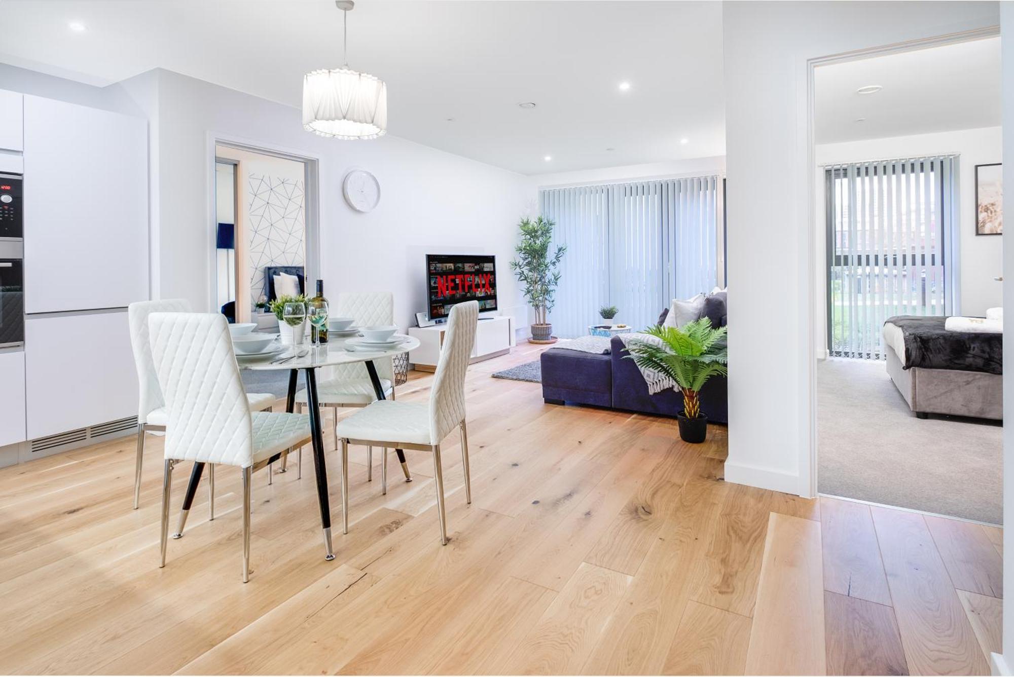 Pluxa Moonstone Metropolis Luxury Getaway In Centre Birmingham